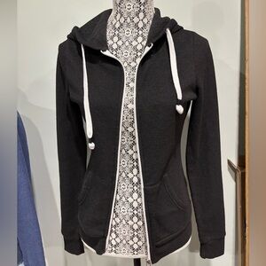 🔥5/$10 🔥 Ardene Black Hoodie Great for Layering